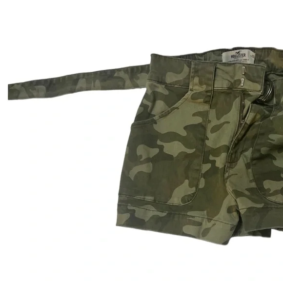 Hollister California Ultra High-Rise Mom Short Stretch Camo 3”  Women’s Size S - Picture 5 of 11